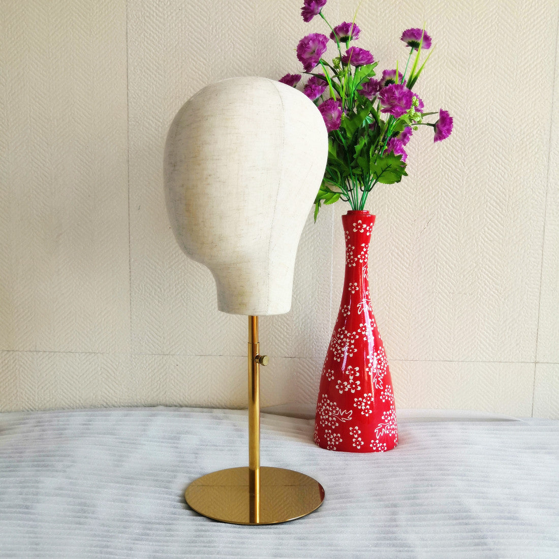 adjustable cloth wig stand mannequin head for styling
wig display stand with soft cloth surface for pinning
mannequin head stand adjustable height hair training tool
wig stand for salon training and hairpiece display
