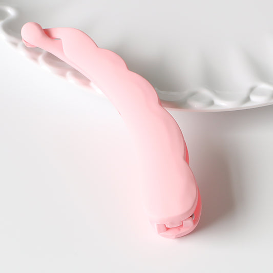 Matte banana hair clip for strong hold ponytails and half-up styles
Durable hair clamp for thick, thin, curly, or straight hair
Curved banana hair clip for comfortable all-day wear
Stylish women’s hair accessory for casual and special occasions