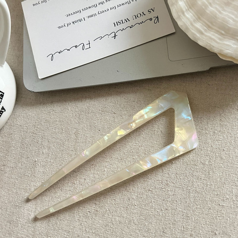 U-Shaped Acetate Hairpin