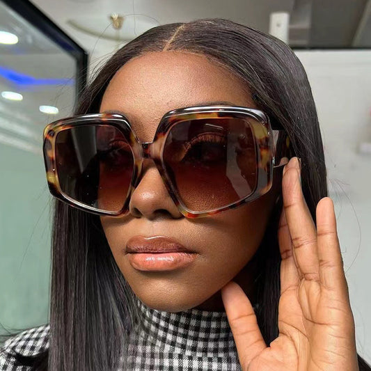 Special Shape Fashion Glasses for Women – Bold Geometric Statement Eyewear.