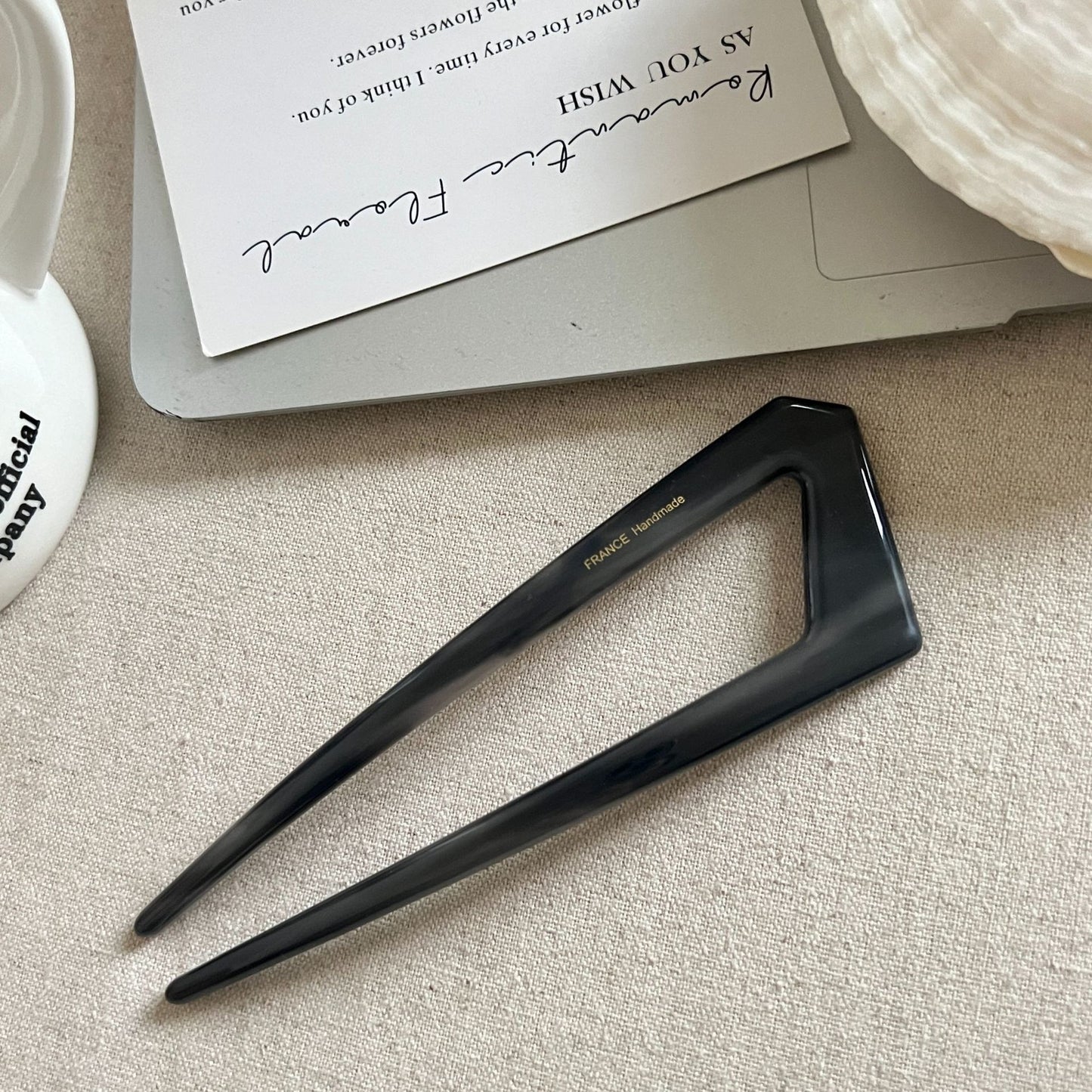 U-Shaped Acetate Hairpin
